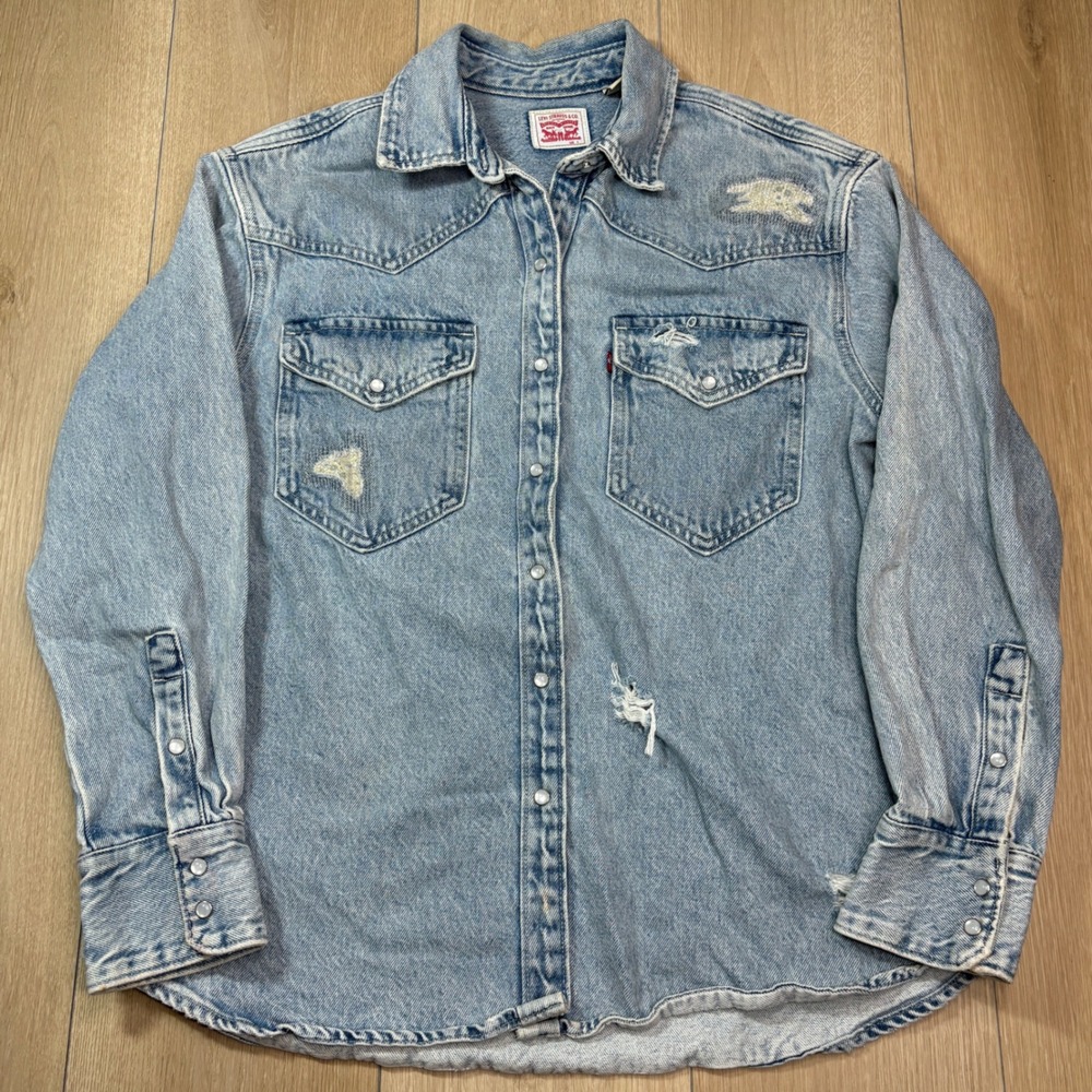 Levis Womens Distressed Western Denim Shirt Light Wash Pearl Snap Size Small